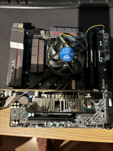 Intel i5-7500 + MSI B250 Mortar + HP GTX 1060 3GB + 16GB RAM