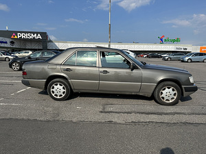 Мерседес бенц 300d w124 (6 фото из 8)