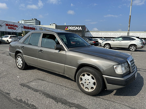 Мерседес бенц 300d w124 (7 фото из 8)