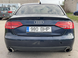 AUDI A4 (8 фото из 10)