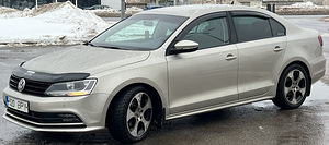 VOLKSWAGEN JETTA (2 foto / 10)