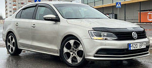 VOLKSWAGEN JETTA (3 foto / 10)