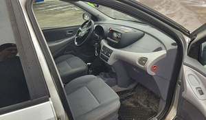 NISSAN ALMERA TINO (9 foto / 10)