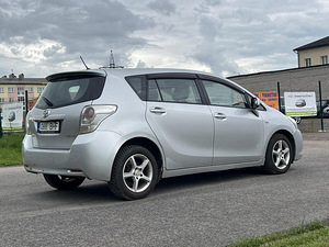 TOYOTA VERSO (7 foto / 10)