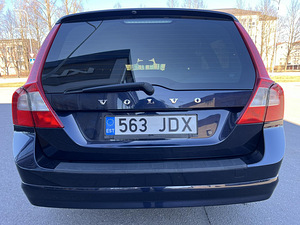 VOLVO V70 (7 фото из 10)