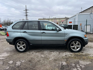 BMW X5 (5 foto / 11)