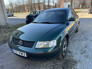 VOLKSWAGEN PASSAT (1 foto / 11)
