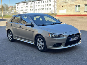 MITSUBISHI LANCER (1 foto / 10)