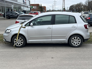 VOLKSWAGEN GOLF PLUS (4 фото из 10)