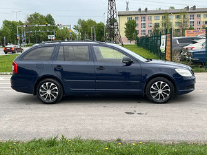 SKODA OCTAVIA (5 фото из 10)