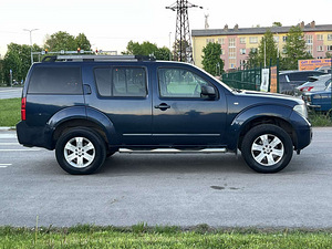 NISSAN PATHFINDER (5 фото из 10)