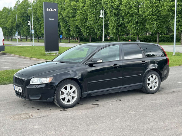 VOLVO V50