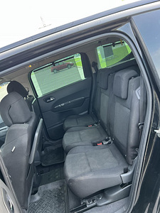 PEUGEOT 5008 (11 foto / 11)