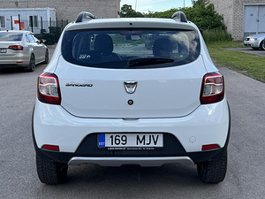 DACIA SANDERO (7 фото из 10)