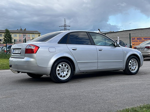 AUDI A4 (6 фото из 10)