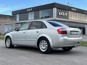AUDI A4 (5 фото из 10)