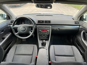 AUDI A4 (8 фото из 10)