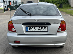 HYUNDAI ACCENT (8 foto / 12)