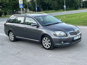 TOYOTA AVENSIS (2 фото из 11)