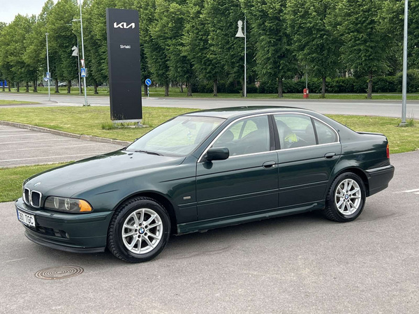 BMW 520I