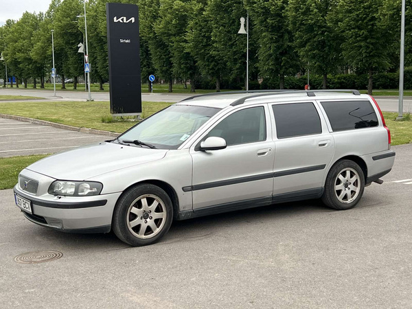 VOLVO V70