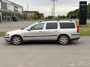 VOLVO V70 (4 фото из 11)