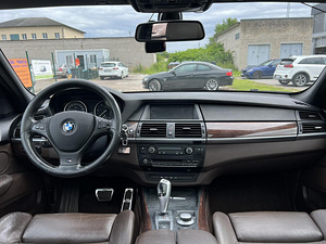 BMW X5 (9 foto / 11)