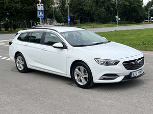 OPEL INSIGNIA SPORTS TOURER (2 foto / 10)