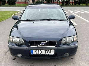 VOLVO S60 (3 foto / 10)