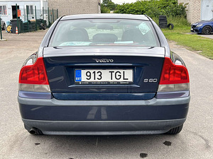 VOLVO S60 (8 foto / 10)