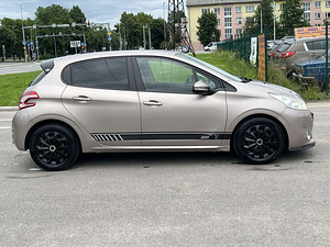 PEUGEOT 208 (5 foto / 12)