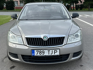 SKODA OCTAVIA (3 foto / 11)
