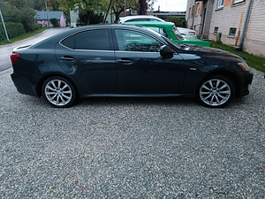 Lexus is 220d (1 фото из 11)