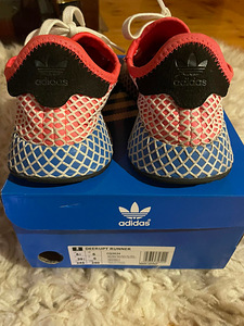 Adidas vabaajajalatsid (2 foto / 3)