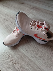 Uued Nike jalanõud 40.5