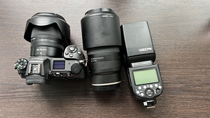 Nikon z6II + kit lens + Tamron 70-300 + flash