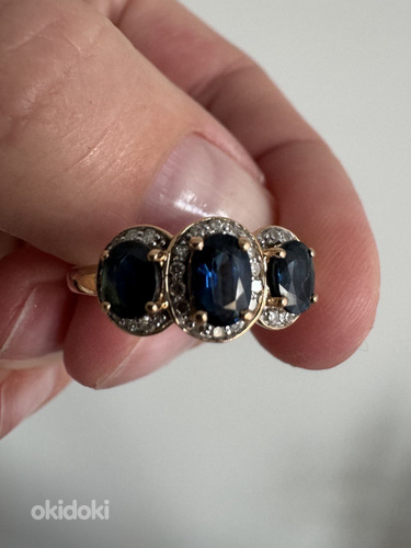 Золотое кольцо с сапфирами и бриллиантами (фото #2)