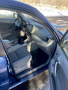Toyota Rav4 2002 2.0 D4-D (7 foto / 10)
