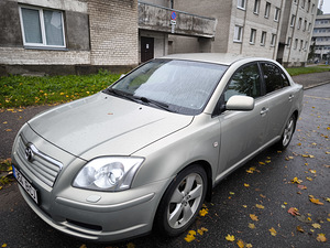 Toyota Avensis (3 foto / 10)