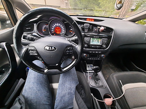 KIA CEED универсал 1,6 см3, 99 кВт, автомат (4 фото из 5)