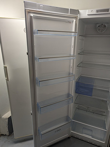 Heas Korras BOSCH Külmkapp Väikese Muljuga (6 foto / 6)