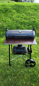 Söegrill-suitsuahi Bbq (4 foto / 7)