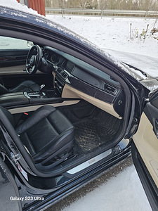 Автомобиль BMW740 (2 фото из 4)
