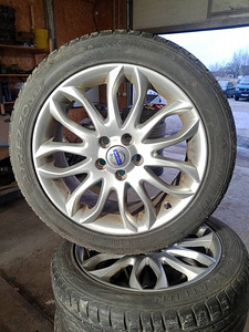 Volvo veljed 5x108 + suverehvid 205/50 R17 (1 foto / 7)