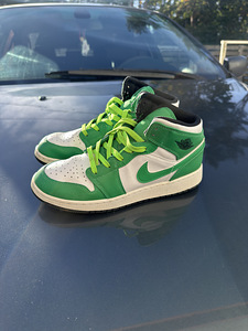 Продается Nike Air Jordan 1 mid GS Lucky Green (3 фото из 7)