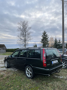 I generatsiooni Volvo V70 (5 foto / 7)