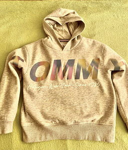 Худи для девочки ,, Tommy Hilfiger,,. Размер 152 (1 фото из 2)
