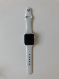 Apple Watch Series 5 44MM (1 foto / 4)