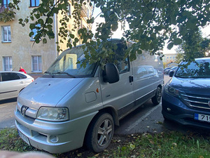 Prodajetsa gruzavoi mikroavtobus (4 foto / 4)