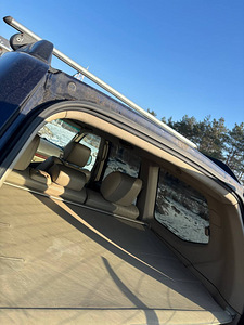 Toyota Land Cruiser (4 foto / 8)